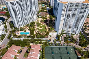 21150 Point, Aventura, FL 33180 - Photo 38