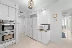 21150 Point, Aventura, FL 33180 - Photo 24