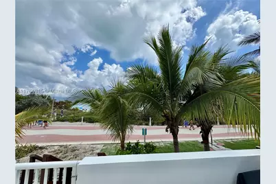 5445 Collins #TH-11, Miami Beach, FL 33140 - Photo 8