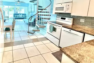 5445 Collins, Miami Beach, FL 33140 - Photo 2
