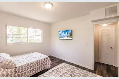 18825 Atlantic, Sunny Isles Beach, FL 33160 - Photo 12