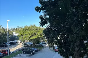 484 NW 165th St, Miami, FL 33169 - Photo 20