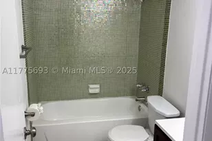 484 NW 165th St, Miami, FL 33169 - Photo 12