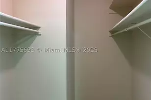 484 NW 165th St, Miami, FL 33169 - Photo 8