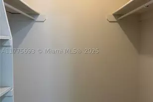 484 NW 165th St, Miami, FL 33169 - Photo 14