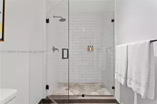 398 NE 5th, Miami, FL 33132 - Photo 16