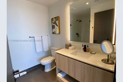 398 NE 5th #2910, Miami, FL 33132 - Photo 8