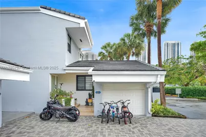 311 Poinciana #801, Sunny Isles Beach, FL 33160 - Photo 4