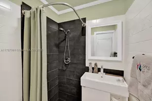 255 W 24th, Miami Beach, FL 33140 - Photo 8