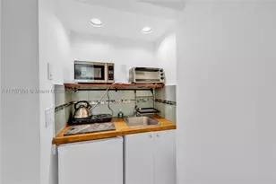 255 W 24th, Miami Beach, FL 33140 - Photo 4
