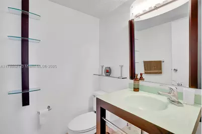 600 Parkview #422(+DEN), Hallandale, FL 33009 - Photo 8