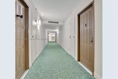 600 Parkview #422(+DEN), Hallandale, FL 33009 - Photo 30