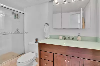 600 Parkview #422(+DEN), Hallandale, FL 33009 - Photo 6
