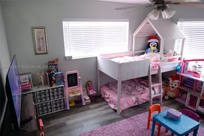7000 SW 10th, Pembroke Pines, FL 33023 - Photo 12