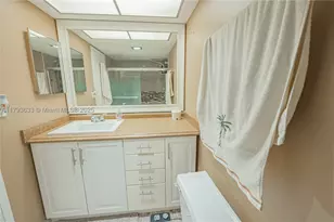 301 174th, Sunny Isles Beach, FL 33160 - Photo 28