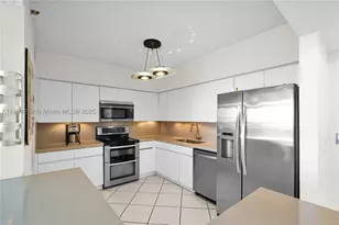 9455 Collins, Surfside, FL 33154 - Photo 10