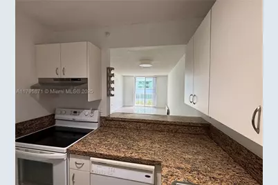 126 SW 17th #505, Miami, FL 33129 - Photo 16