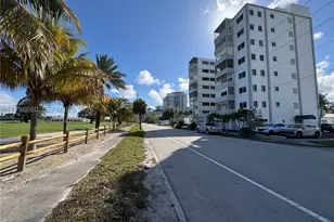 1700 Pierce, Hollywood, FL 33020 - Photo 10