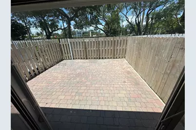 878 Crystal Lake, Deerfield Beach, FL 33064 - Photo 12