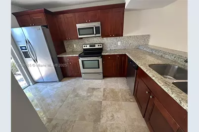 878 Crystal Lake, Deerfield Beach, FL 33064 - Photo 2