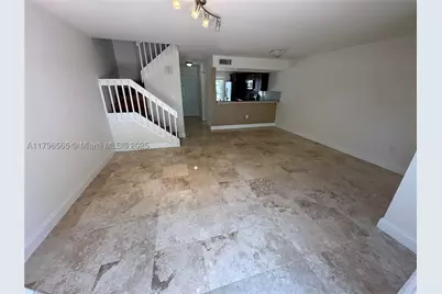 878 Crystal Lake, Deerfield Beach, FL 33064 - Photo 4