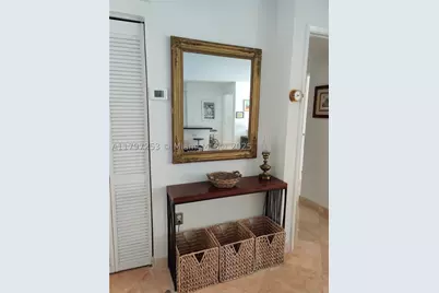 19877 E Country Club #3606, Aventura, FL 33180 - Photo 2