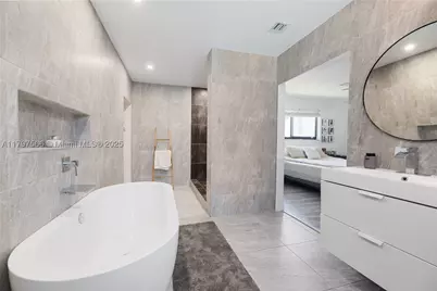 20375 NE 22nd, Miami, FL 33180 - Photo 34