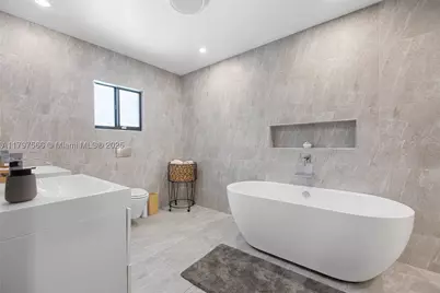 20375 NE 22nd, Miami, FL 33180 - Photo 32