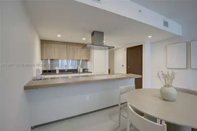 1000 Brickell #2705, Miami, FL 33131 - Photo 16