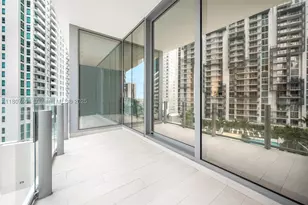 300 Biscayne Blvd, Miami, FL 33131 - Photo 2