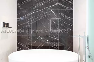 300 Biscayne Blvd, Miami, FL 33131 - Photo 20