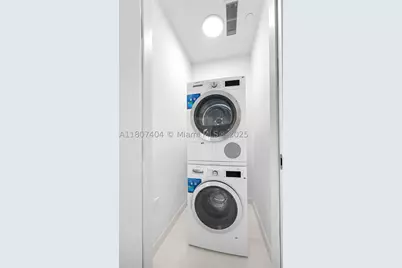 300 Biscayne Blvd #3509, Miami, FL 33131 - Photo 8