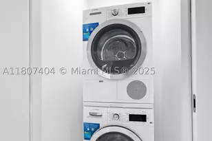 300 Biscayne Blvd, Miami, FL 33131 - Photo 8
