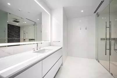 300 Biscayne Blvd #3509, Miami, FL 33131 - Photo 24