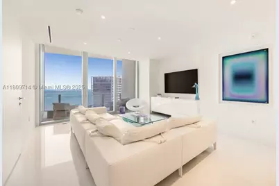 300 Biscayne Blvd #5205W, Miami, FL 33131 - Photo 4