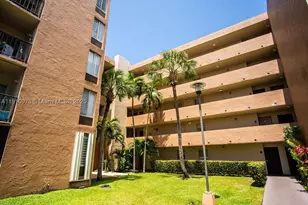 9110 Fontainebleau, Miami, FL 33172 - Photo 36