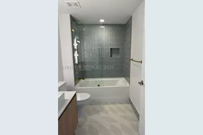 159 NE 6th #4215, Miami, FL 33132 - Photo 18