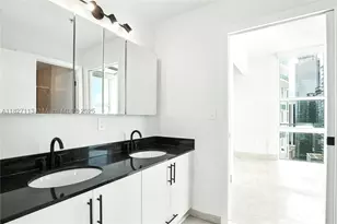 31 SE 5th, Miami, FL 33131 - Photo 18