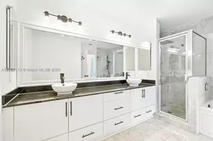 31 SE 5th, Miami, FL 33131 - Photo 10