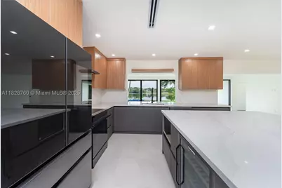 7101 E Troon, Miami Lakes, FL 33014 - Photo 12