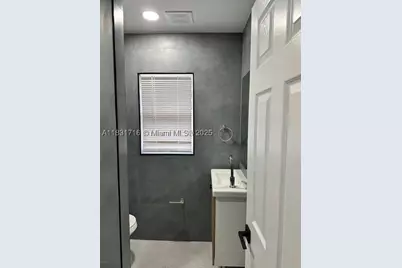 42 SE 10th, Dania Beach, FL 33004 - Photo 12