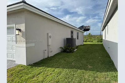1828 NE 1st, Homestead, FL 33033 - Photo 2
