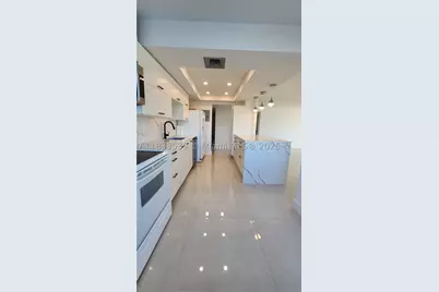 18051 Biscayne #1705, Aventura, FL 33160 - Photo 2