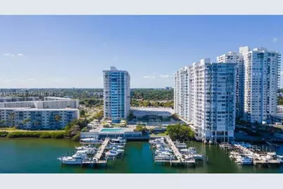 18051 Biscayne #1705, Aventura, FL 33160 - Photo 32
