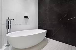 300 Biscayne Blvd, Miami, FL 33131 - Photo 4
