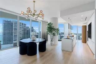 300 Biscayne Blvd, Miami, FL 33131 - Photo 2