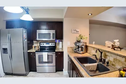 9715 NW 23rd, Pembroke Pines, FL 33024 - Photo 4