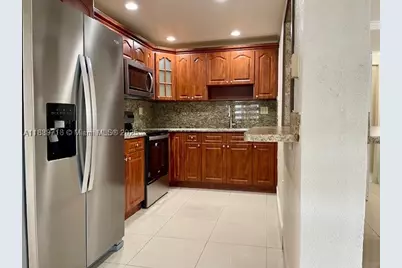 330 W 40th, Hialeah, FL 33012 - Photo 8