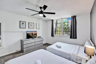 19701 E Country Club, Aventura, FL 33180 - Photo 20