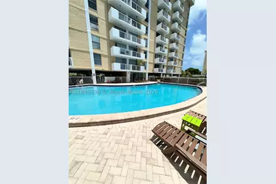 2020 NE 135th #807, North Miami, FL 33181 - Photo 16